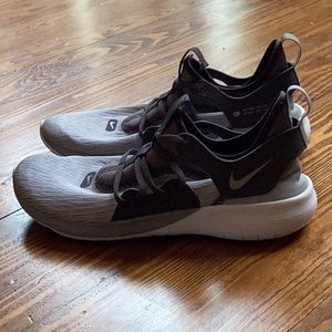 Nike Flex Compact (size 9)